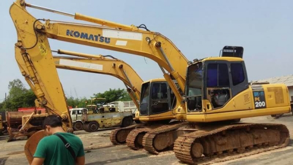 ขาย 1,650,000 KOMATSU pc 200-7 ทำงาน 5,000 ชั่วชทม. เครื่องดี โช่หนา เอวแน่น ปั้มดีไฟฟ้าครบ  เอกสารเล่มทะเบียน รถอยู่ ยโสธร 090-772-3710 090-772-3708