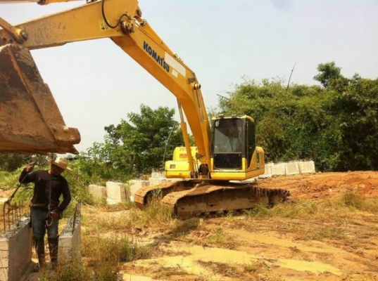 ขาย 1,650,000 KOMATSU pc 200-7 ทำงาน 5,000 ชั่วชทม. เครื่องดี โช่หนา เอวแน่น ปั้มดีไฟฟ้าครบ  เอกสารเล่มทะเบียน รถอยู่ ยโสธร 090-772-3710 090-772-3708