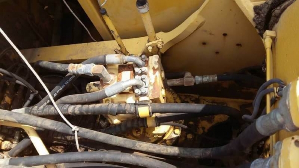 ขาย 1,650,000 KOMATSU pc 200-7 ทำงาน 5,000 ชั่วชทม. เครื่องดี โช่หนา เอวแน่น ปั้มดีไฟฟ้าครบ  เอกสารเล่มทะเบียน รถอยู่ ยโสธร 090-772-3710 090-772-3708