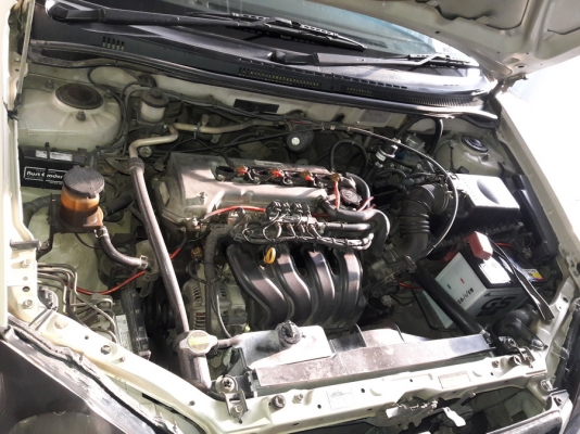 ALTIS 1.6E ปี2002  เกียร์ธรรมดาแท้ๆ นิ่งๆ แรง รถบ้าน สมบูรณ์