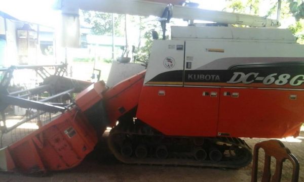 ขายรถเกี่ยวข้าว KUBOTA DC68G ปี53 รถสวยสภาพดี ตอนนี้ทำงานอยู่ สภาพพร้อมใช้งาน เอกสารเล่มทะเบียนพร้อมโอน ราคา295,000 สนใจโทร 090-8588220คุณนะ 093-3258446คุณบิว หรือเข้าดูสินค้าอื่นๆได้ที่ www.narong2truck.com หรือ www.truck.in.th/498 หรือเพจFacebook ณรงค์