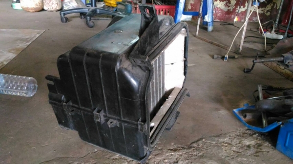 แผงแอร์ฮอนด้าซีวิค92น้ำยาเก่าR12  กับตู้แอร์อย่างละ500บาทอยู่ดอนเมือง TEL0890671028 IDline0890671028