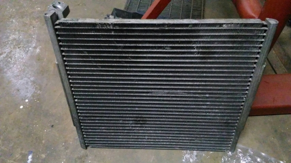 แผงแอร์ฮอนด้าซีวิค92น้ำยาเก่าR12  กับตู้แอร์อย่างละ500บาทอยู่ดอนเมือง TEL0890671028 IDline0890671028