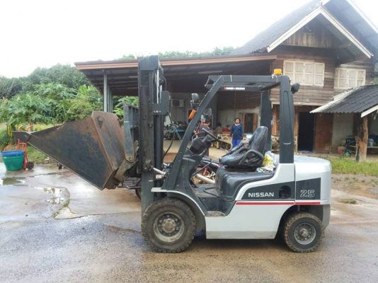 ขายรถโฟร์คลิฟ ใช้งานได้หลายระบบ ยกสูง3เมตร งาค่ำหงายได้ สภาพพร้อมใช้งาน ราคา400,000 สนใจโทร 090-8588220คุณนะ 093-3258446คุณบิว หรือเข้าดูสินค้าอื่นๆได้ที่ www.narong2truck.com หรือ www.truck.in.th/498 หรือเพจFacebook ณรงค์ ซื้อขายรถมือสอง (เว็บไซต์ส่วนตัว