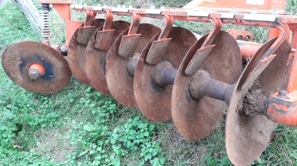 ขายรถไถL3608ใบมีดผาลพรวนพร้อมใช้ครับ ขายรถไถL3608ใบมีดผาลพรวนพร้อมใช้ครับ