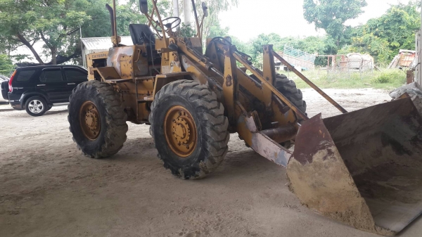 ขายรถตัก910 ตามสภาพพร้อมใช้ ติดต่อคุณอ๊อฟพิจิตร086-737-9991