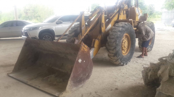 ขายรถตัก910 ตามสภาพพร้อมใช้ ติดต่อคุณอ๊อฟพิจิตร086-737-9991