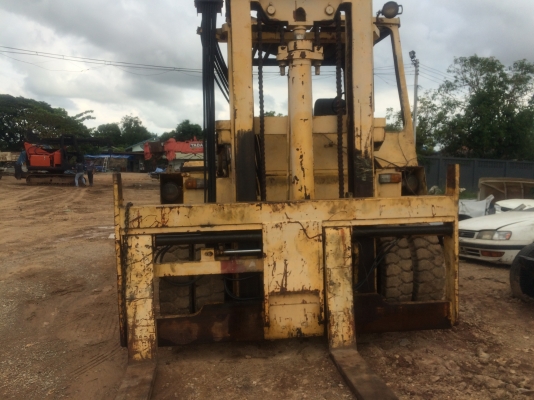 โฟล์คลิฟ15ตันพร้อมใช้