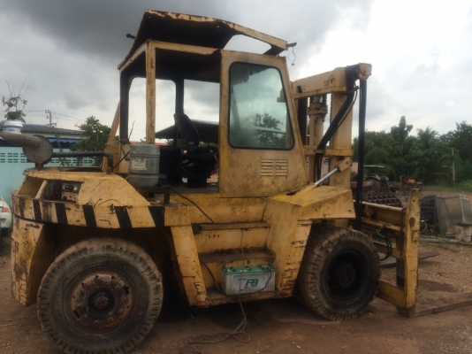 โฟล์คลิฟ15ตันพร้อมใช้