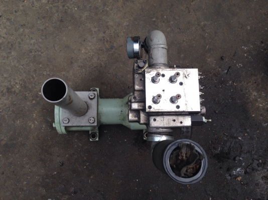 ขายปั้มน้ำมันแบบสกูร Kawasaki made in Japan สภาพสวยมาก หมุนนิ่ม พร้อมใช้งาน ขายปั้มน้ำมันแบบสกูร Kawasaki made in Japan สภาพสวยมาก หมุนนิ่ม พร้อมใช้งาน