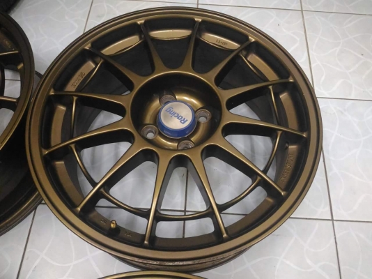 ล้อ ENKEI แมงมุม ขอบ 17 สภาพดี ไม่มีซ่อม ทำสีมาอย่างเดียว มีริ้วรอยบ้างตามการใช้งาน  ทั้งชุด 6,900.- เทิร์นได้ ใส่ฟรี ส่งทั่วไทยค่ะ