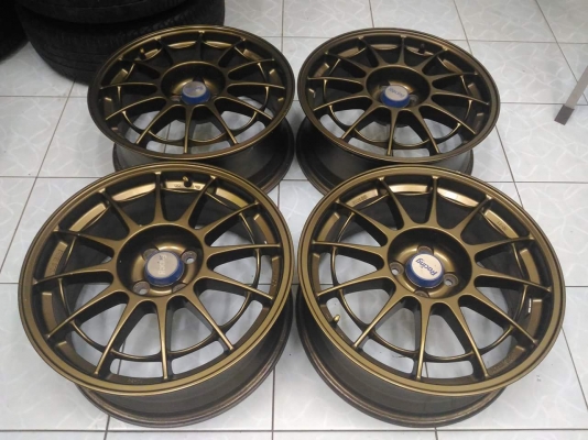 ล้อ ENKEI แมงมุม ขอบ 17 สภาพดี ไม่มีซ่อม ทำสีมาอย่างเดียว มีริ้วรอยบ้างตามการใช้งาน  ทั้งชุด 6,900.- เทิร์นได้ ใส่ฟรี ส่งทั่วไทยค่ะ