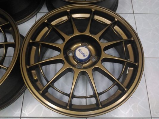 ล้อ ENKEI แมงมุม ขอบ 17 สภาพดี ไม่มีซ่อม ทำสีมาอย่างเดียว มีริ้วรอยบ้างตามการใช้งาน  ทั้งชุด 6,900.- เทิร์นได้ ใส่ฟรี ส่งทั่วไทยค่ะ