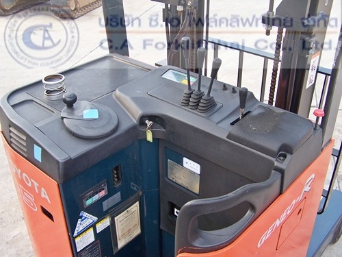 ขาย รถโฟล์คลิฟท์ไฟฟ้า TOYOTA รุ่น 7FBR15