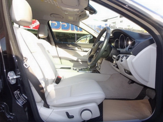 BENZ C200 W204 1.8CGI AT ปี 2013
