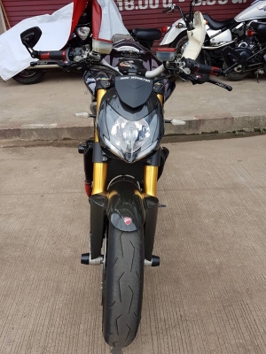 ขายคับ DUCATI STREET FIGHTER1098S ปี2011 ของแต่งเต็ม สีBLACK CROME คาร์บอนไฟเบอร์ทั้งคัน ยางหน้าหลังพึงเปลี่ยนใหม่ ทะเบียนแท้พร้อมโอน ราคา 525000 บาท ส่งได้ทั่วไทยคับ สนใจติดต่อ 081-0578282 FACEBOOK ชาญณรงค์ ป๊อป ชัยอมฤต ไอดีไลน์ POPBIGBIKESAKON คับ สนใจร