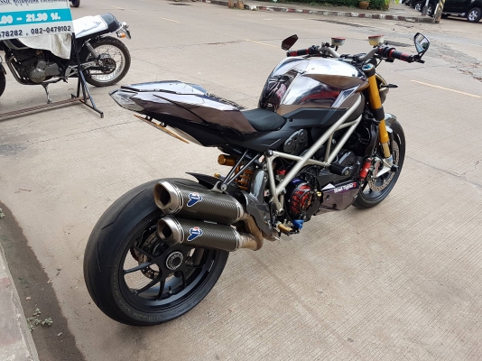 ขายคับ DUCATI STREET FIGHTER1098S ปี2011 ของแต่งเต็ม สีBLACK CROME คาร์บอนไฟเบอร์ทั้งคัน ยางหน้าหลังพึงเปลี่ยนใหม่ ทะเบียนแท้พร้อมโอน ราคา 525000 บาท ส่งได้ทั่วไทยคับ สนใจติดต่อ 081-0578282 FACEBOOK ชาญณรงค์ ป๊อป ชัยอมฤต ไอดีไลน์ POPBIGBIKESAKON คับ สนใจร