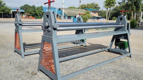 ** Sold ** แท่นม้วนเหล็กแผ่นประกอบใหม่ ขนาด 6 ฟุต 180 cm เพลาตัน ม้วนหนา 3 mm ไฟ 380V สวยๆพร้อมใช้