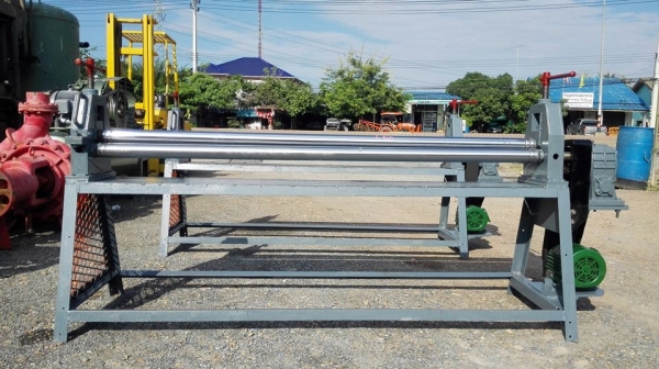 ** Sold ** แท่นม้วนเหล็กแผ่นประกอบใหม่ ขนาด 6 ฟุต 180 cm เพลาตัน ม้วนหนา 3 mm ไฟ 380V สวยๆพร้อมใช้