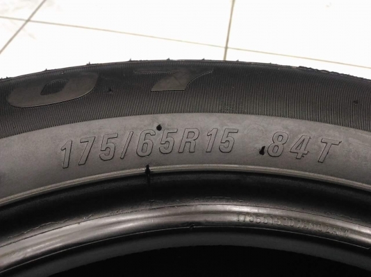 ยาง Maxxis ma-307  175 65 15 ผลิตปี 2016 ถอดจาก New Jazz GK  เห็นตุ่มเลือนๆ ไม่มีปะ ขายถูก 4 เส้น 3800.-NETใส่ ถ่วงฟรี