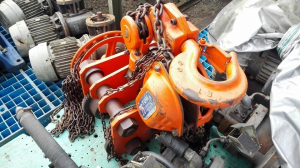 ** จัดส่งอุบลครับ ** รอกโซ่สาวญี่ปุ่นตราช้าง 7.5 ตัน พร้อมตัววิ่งตรงรุ่น สภาพสดลงตู้มาเทสได้!!