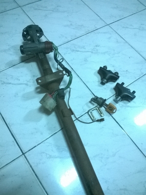 ขายชุดคอพวงมาลัยe30 พร้อมกุนแจและตูดสวิตกุนแจ  ให้หมดเลยตามรูป สภาพok ราคา1500 โทร0924462525โส กทม