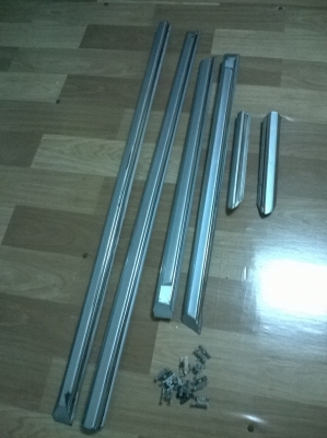 ขายชุดคิ้วโคมเมียมe30 4ประตู สภาพokไม่มีบุบทรงสวย ราคา1500 โทร0924462525โส กทม