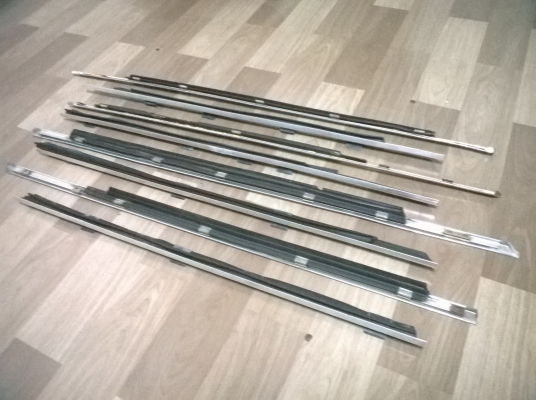 ขายชุดคิ้วโคมเมียมขอบกระจกประตู+ยางนอก/ในe30 4ประตู สภาพokมีขาด1อันในรูป ราคา1200 โทร0924462525โส กทม