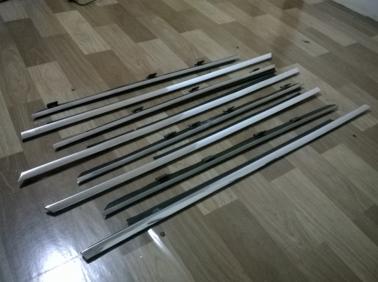 ขายชุดคิ้วโคมเมียมขอบกระจกประตู+ยางนอก/ในe30 4ประตู สภาพokมีขาด1อันในรูป ราคา1200 โทร0924462525โส กทม