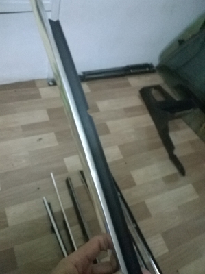 ขายชุดคิ้วโคมเมียมขอบกระจกประตู+ยางนอก/ในe30 4ประตู สภาพokมีขาด1อันในรูป ราคา1200 โทร0924462525โส กทม