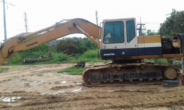 ขายเหมาแบคโค2คันรถทำงานอยู่ HITASHI EX 200-3 และKOMATSU PC200-5ราคาต่อรองใด้ ขายเหมาแบคโค2คันรถทำงานอยู่ HITASHI EX 200-3 และKOMATSU PC200-5ราคาต่อรองใด้