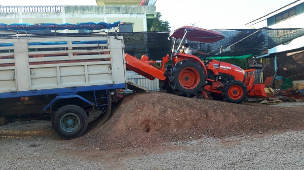 ปัญญาแทรคเตอร์..จัดมาให้ครับ ด่วน!!!คูโบต้า L3608 ทำงาน 286ชม.พร้อมใบมีดคานล่างFD163พร้อมโรตาลี่RX164สภาพพร้อมใช้ เล่มทะเบียนพร้อม จัดส่ง อ.แม่ทา จ.ลำพูน ปัญญาแทรคเตอร์..จัดมาให้ครับ ด่วน!!!คูโบต้า L3608 ทำงาน 286ชม.พร้อมใบมีดคานล่างFD163พร้อมโรตาลี่RX164สภาพพร้อมใช้ เล่มทะเบียนพร้อม จัดส่ง อ.แม่ทา จ.ลำพูน