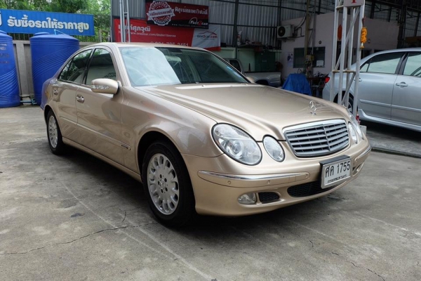 Mercedes Benz E220 สีบ.ทอง ปี 2004 *ดีเซล Mercedes Benz E220 สีบ.ทอง ปี 2004 *ดีเซล