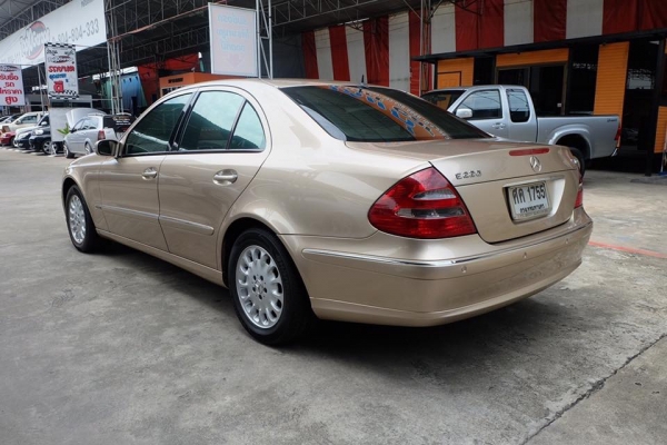 Mercedes Benz E220 สีบ.ทอง ปี 2004 *ดีเซล Mercedes Benz E220 สีบ.ทอง ปี 2004 *ดีเซล