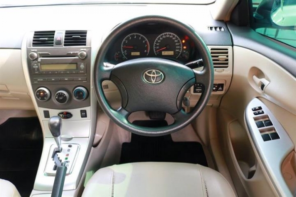 TOYOTA ALTIS 1.6 E DUAL VVT AT สีขาว ปี 2013