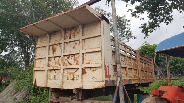 ขาย กระบะดั้ม ยาว 5.60 เมตร กว้าง  2.50 เมตร พร้อมกระบอกดั้ม+คัสซีเทียม ไม่มีปั้มปั่นดั้ม