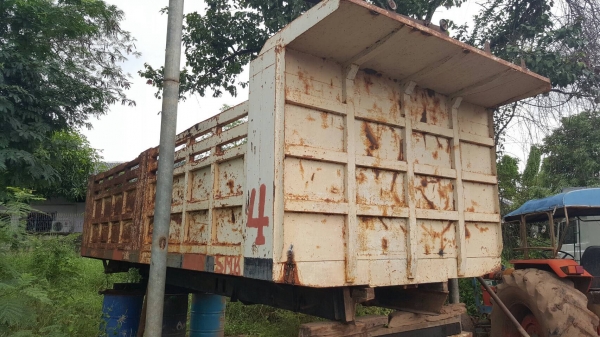 ขาย กระบะดั้ม ยาว 5.60 เมตร กว้าง  2.50 เมตร พร้อมกระบอกดั้ม+คัสซีเทียม ไม่มีปั้มปั่นดั้ม