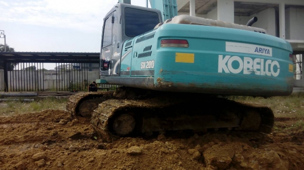 KOBELCO YN12 SUPER   ระบบเต็ม เอกสารอินวอยมือเดียวใช้งานดี รถอยู่ภาคกลาง ราคา1,770,000บ. สนใจติดต่อ 0835601591 หรือ 0903494058
