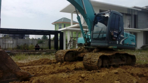 KOBELCO YN12 SUPER   ระบบเต็ม เอกสารอินวอยมือเดียวใช้งานดี รถอยู่ภาคกลาง ราคา1,770,000บ. สนใจติดต่อ 0835601591 หรือ 0903494058
