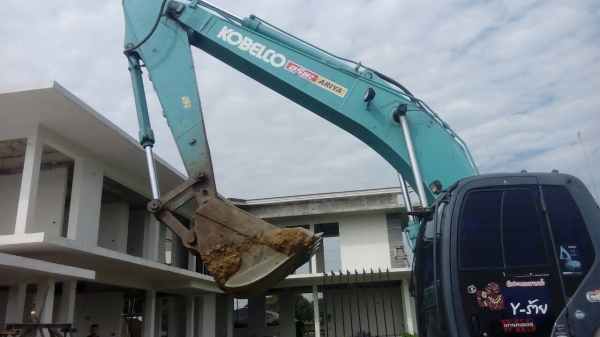 KOBELCO YN12 SUPER   ระบบเต็ม เอกสารอินวอยมือเดียวใช้งานดี รถอยู่ภาคกลาง ราคา1,770,000บ. สนใจติดต่อ 0835601591 หรือ 0903494058