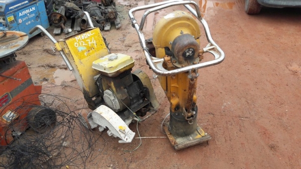 แจ้งลูกค้า tractor-backhoe ทุกท่านครับ เครื่องตัดคอนกรีต แบบเดินตาม เก่าญี่ป่น เข้ามาแล้วครับ แจ้งลูกค้า tractor-backhoe ทุกท่านครับ เครื่องตัดคอนกรีต แบบเดินตาม เก่าญี่ป่น เข้ามาแล้วครับ