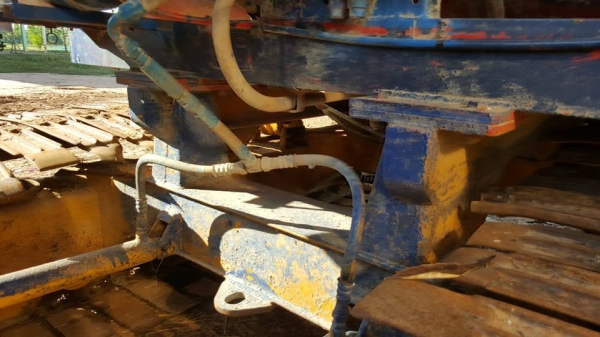 ขายรถเกี่ยวข้าว เกษตรพัฒนาปลดหนี้ เครื่องอีซูซุ210 6HH1 เครื่องบน สภาพกำลังทำงาน ช่วงล่าง10