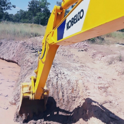 ขาย430000. บาทแบคโคkobelco.200 Mark. 1. สภาพพร้อมใช้  ใบสัญญาซื้อขายครับ