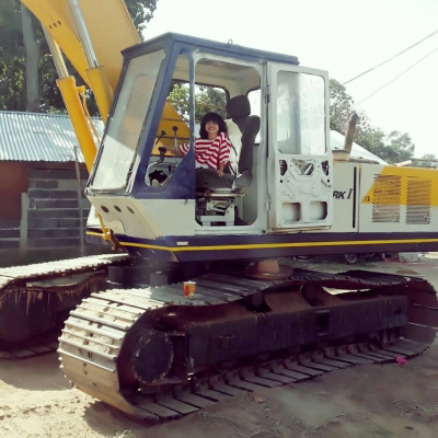 ขาย430000. บาทแบคโคkobelco.200 Mark. 1. สภาพพร้อมใช้  ใบสัญญาซื้อขายครับ