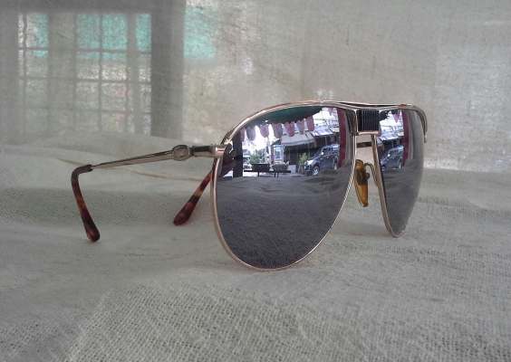 แว่นตาเฟรนช์วินเทจ 'เทพบุตรชาละวันแห่งลุ่มน้ำแซน' Vintage LACOSTE handmade in France (บิ๊ก แว่นตาเฟรนช์วินเทจ 'เทพบุตรชาละวันแห่งลุ่มน้ำแซน' Vintage LACOSTE handmade in France (บิ๊ก