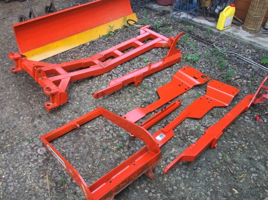 ชุดใบดันหน้าสำหรับรถไถพร้อมติดตั้ง 27,000-30,000 พร้อมดูแลการติดตั้งให้ครับ