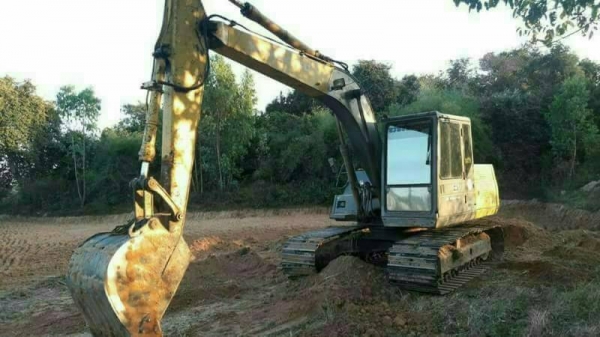 ขาย 645,000 KOMATSU pc 120-5 เอกสารอินวอยท์ ไฟฟ้าครบ เครื่องดี ปั้มแรง แอร์หนาว เอวดี ช่วงล่างเต็ม รถอยู่ ร้อยเอ็ด 090-772-3710 090-772-3708