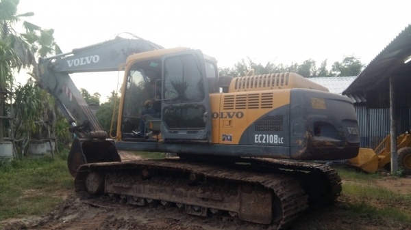ขาย 915,000  VOLVO EC 210 B LC 14,000 ชม.เครื่องดี ปั้มแรง ไฟฟ้าครบ เอวแน่น ช่วงล่างเต็ม อินวอยท์ รถสวยพร้อมใช้เอกสารพร้อมโอน 090-772-3710 090-772-3708