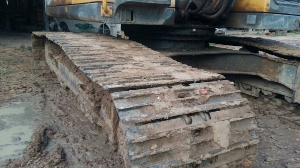 ขาย 915,000  VOLVO EC 210 B LC 14,000 ชม.เครื่องดี ปั้มแรง ไฟฟ้าครบ เอวแน่น ช่วงล่างเต็ม อินวอยท์ รถสวยพร้อมใช้เอกสารพร้อมโอน 090-772-3710 090-772-3708