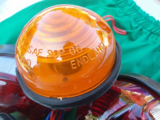 ไฟชุดใหญ่ใส่แลนด์โรเวอร์ครับ